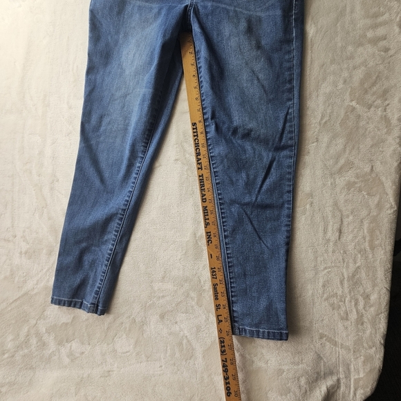 Wit & Wisdom Jeans 12 Skinny Denim Medium Blue Wash - Picture 4 of 11